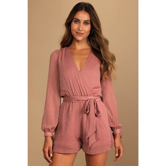 Lulu’s Closer Look Dusty Rose Mauve Swiss Dot Tie Sleeve Romper Womens Sz S NWT - Picture 1 of 16